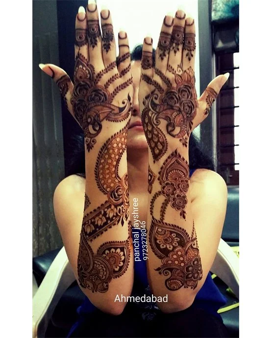 Delicate Fan Back Hand Mehndi Design Pattern Delicate Fan Back Hand Mehndi Design Pattern